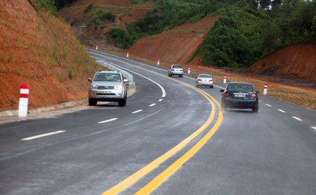 Một đoạn cao tốc Nội Bài - Lào Cai.