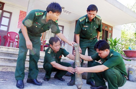 Phat hien sung than cong o cua lach Sa Huynh hinh anh
