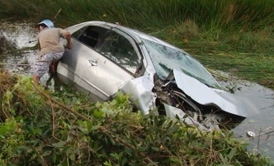 Xe hoi lao xuong ruong, gia dinh bac si va tai xe tu nan hinh anh