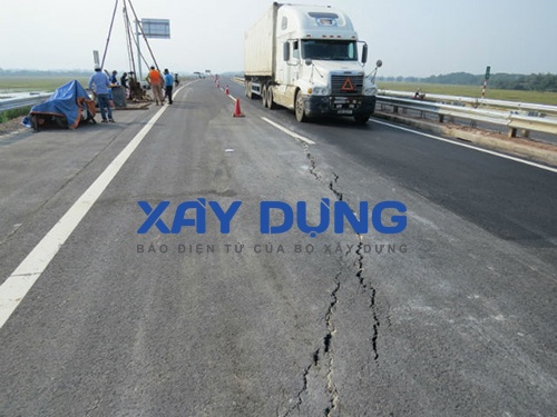 Vet nut hon 10 met xuat hien o cao toc dai nhat Viet Nam hinh anh