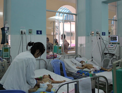 Tham dinh vu be 8 thang tuoi tu vong vi khong cho nhap vien hinh anh