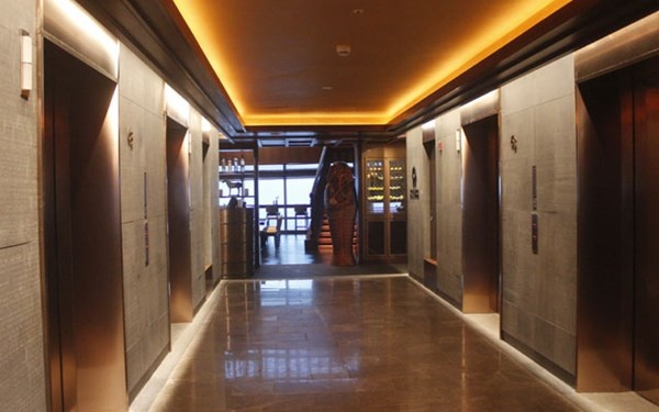 Lotte noi gi ve su co 'roi' thang may tu tang 63? hinh anh