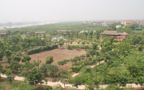 Các khu sinh thái xây dựng theo mô hình làng Việt truyền thống cũng là một địa điểm vui chơi hấp dẫn.