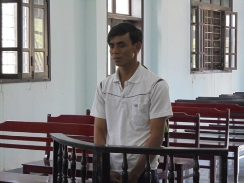 Tài xế Trương Hùng tỏ ra ăn năn hối cải tại phiên xử .