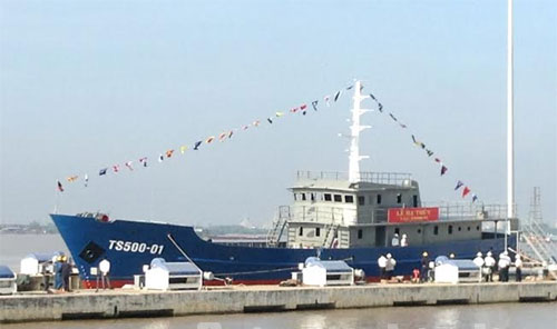 Ha thuy tau trinh sat 500CV hinh anh