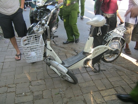 Xe đạp điện hư hỏng sau vụ tai nạn. 