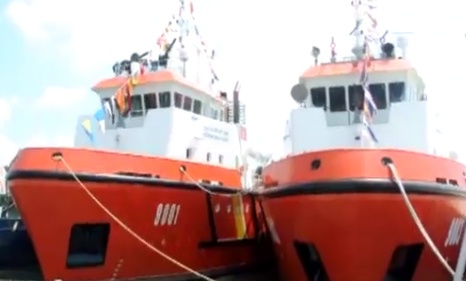 Tau canh sat bien hoi quan hinh anh