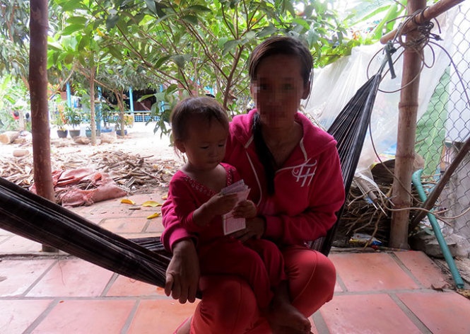 Be ban ve so bi cuong hiep sinh con truoc 16 tuoi hinh anh