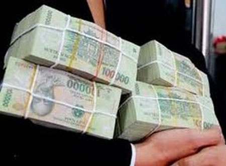 Bat mot Tong giam doc om tien ty bo tron hinh anh