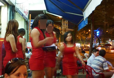 Mat trai cua nghe tiep vien quan nhau: 1.001 kieu boc lot hinh anh