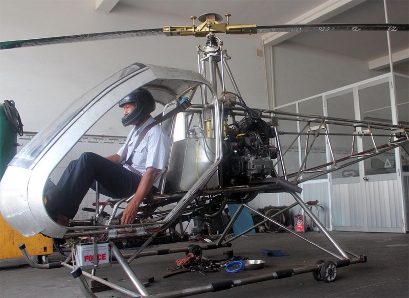 Ky su nong dan ke trai nghiem lai 'sieu pham' truc thang hinh anh