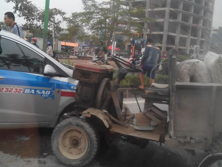 Cong nong di nguoc chieu tong bep dau taxi o thu do hinh anh