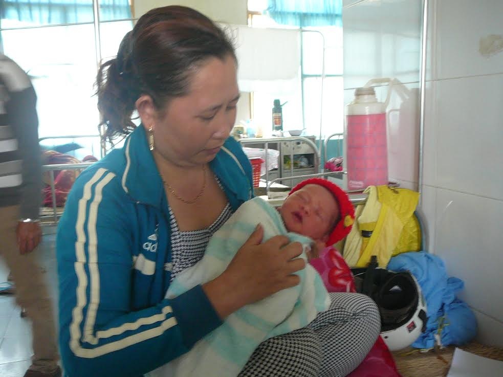 Phat hien be so sinh bo roi tim tai chua can ron hinh anh