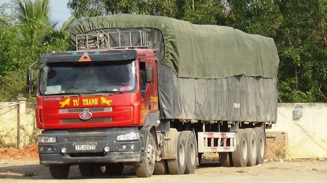 Một chiếc xe khác của nhà xe Tư Thanh đang đậu tại cây xăng Thanh Thùy (huyện Hàm Thuận Bắc) và lực lượng chức năng đang theo dõi xe này.