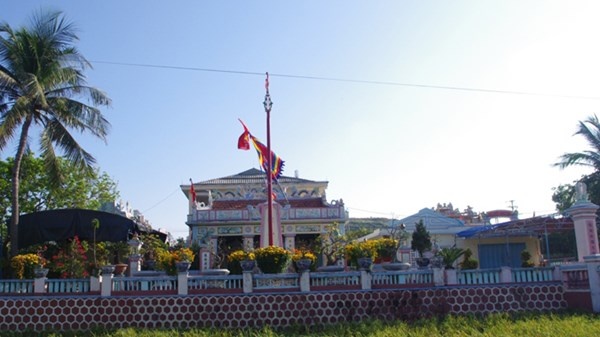 Di tích lịch sử văn hóa cấp quốc gia Âm linh tự và mộ lính Hoàng Sa.