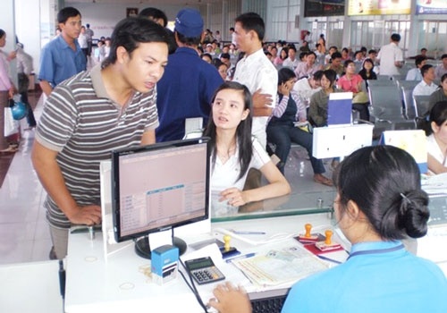 Gia ve tau Ha Noi - TP HCM chi con gan 570.000 dong hinh anh