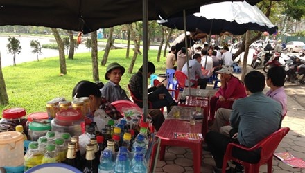 Cong vien tran ngap hang rong, 'cho tinh' hinh anh