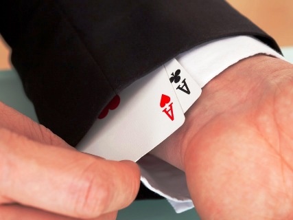 Thieu uy canh sat bi cuop xe SH vi choi bac bip hinh anh