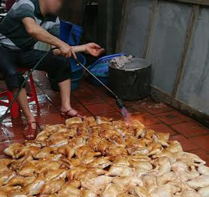 Su that ve buc anh nuong ga bang den kho hinh anh