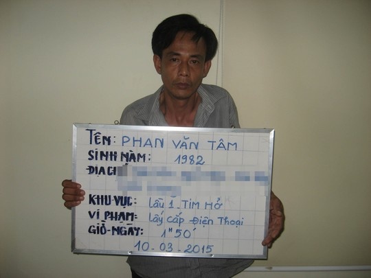 Hai “đạo chích” bị bắt giữ.