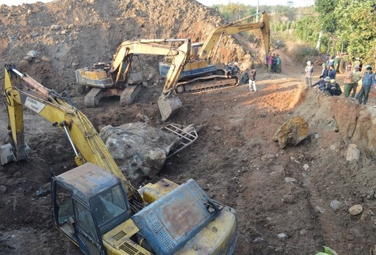   Theo anh Thanh thì anh đào hồ phát hiện đá chứ không phải khai thác khoáng sản trái phép. 