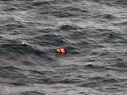 Da tim thay thi the dai uy hai quan bi mat tich tren bien hinh anh