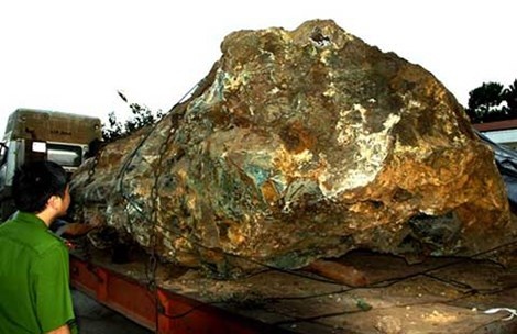 Vu bat giu hon da 30 tan: Phat tai xe 35 trieu dong hinh anh