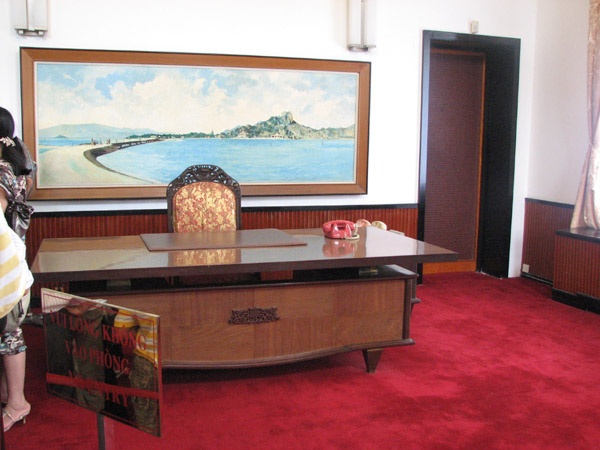 Phòng làm việc của Nguyễn Văn Thiệu.