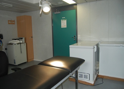 Benh vien da chien tren tau canh sat bien hien dai nhat VN hinh anh