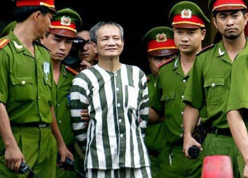 Bai hoc dau tien trong gioi giang ho cua ong trum Nam Cam hinh anh