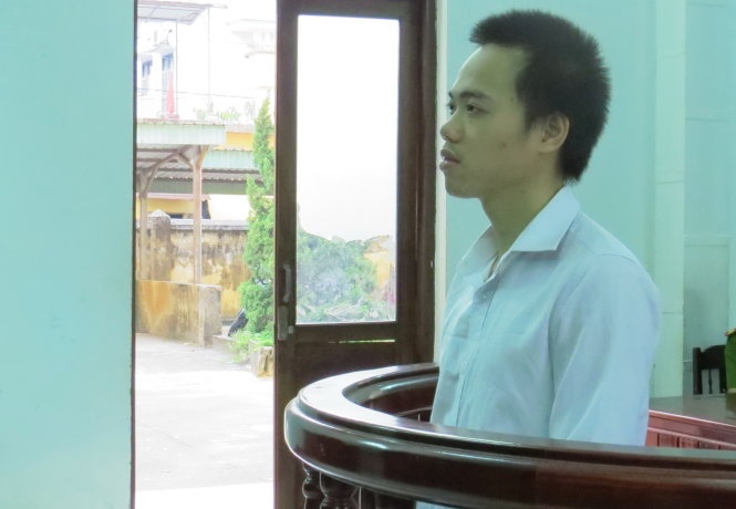 Bị can Trần Hữu Phúc trước tòa.