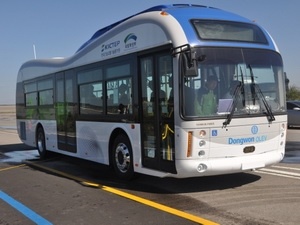 Tuyen xe buyt dien dau tien o TP HCM: 6.000-10.000 dong/luot hinh anh