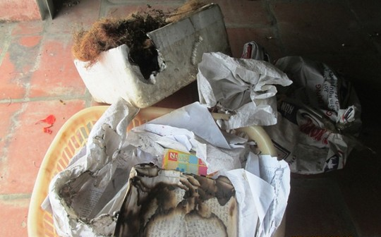 Nhieu do vat trong nha tu dung boc chay bi an hinh anh