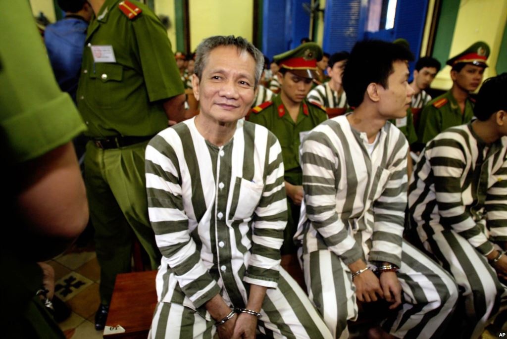 Nam Cam la 'dac tinh' cua cong an, mua chuoc bao chi hinh anh