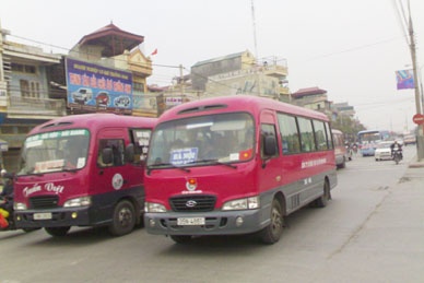 Tranh gianh khach, nha xe hon chien hinh anh