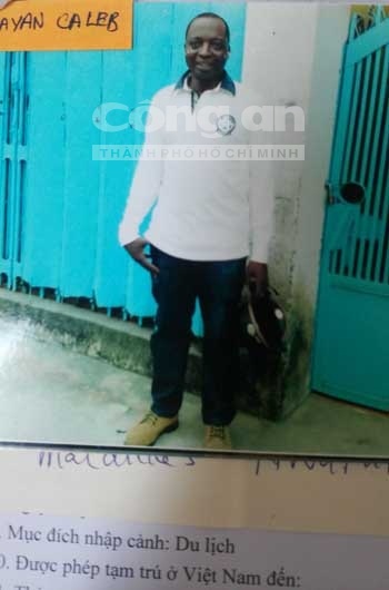 Ông Afolayan Caleb - người mà bà Ngọt khai là chồng mình, đã dùng hộ chiếu giả vào Việt Nam.