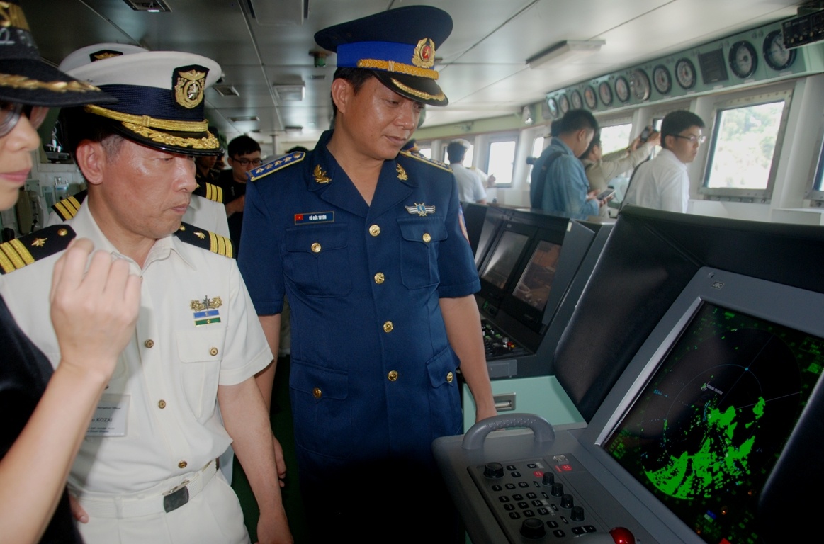 Chiều 14/5, tại khu vực biển Đà Nẵng, biên đội tàu CSB 4032 và CSB 6006 của Bộ Tư lệnh Vùng Cảnh sát biển 2, Cảnh sát biển Việt Nam và tàu YASHIMA đã có buổi luyện tập chung về các phương án trấn áp tội phạm và tìm kiếm cứu nạn trên biển.