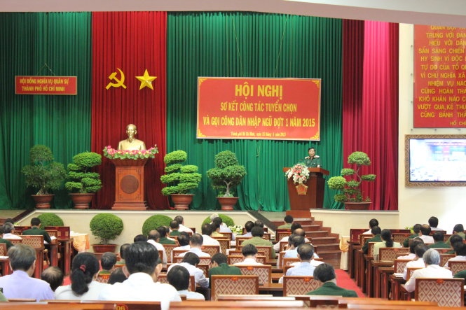 Thiếu tướng Trương Văn Hai (Tư lệnh Bộ Tư lệnh TP, Phó Chủ tịch Hội đồng Nghĩa vụ quân sự TP) đánh giá những điểm mạnh, hạn chế của công tác tuyển quân đợt 1-2015 tại Hội nghị.