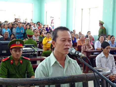 Phạm Tấn Ngọc tại phiên tòa.