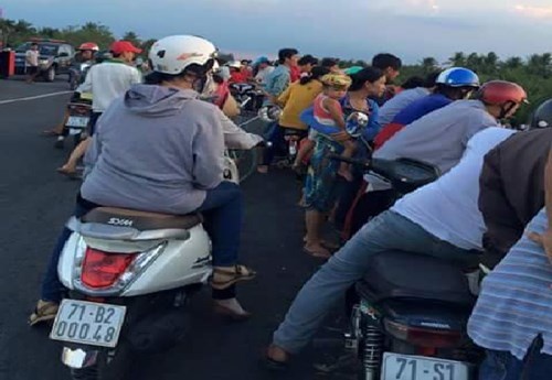 Thanh nien nhay cau tu tu de lai buc thu tuyet menh hinh anh