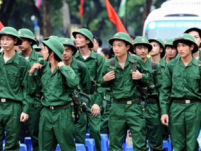 Nguoi dong tinh van thuc hien nghia vu quan su binh thuong hinh anh