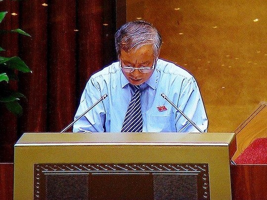 Ông Nguyễn Kim Khoa, Chủ nhiệm Ủy ban Quốc phòng và An ninh của QH, trình bày báo cáo giải trình và tiếp thu của Ủy ban Thường vụ QH.