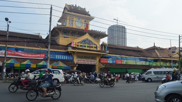 Một góc chợ Bình Tây.