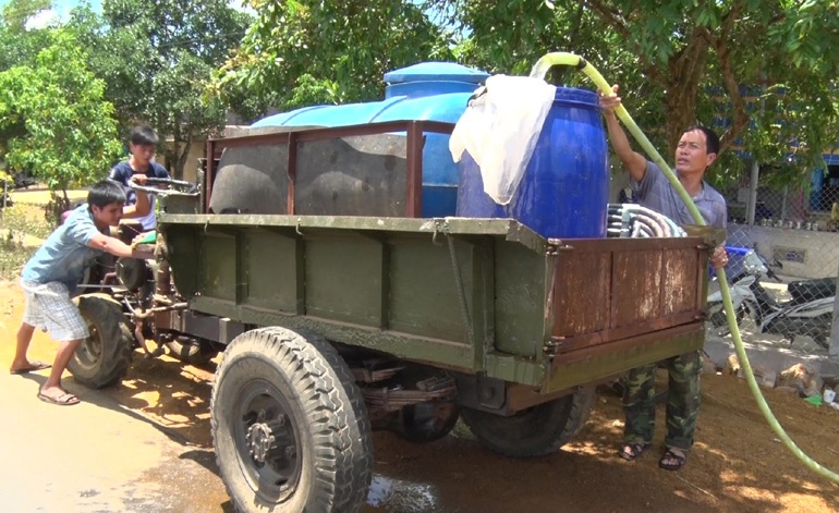 Nang nong dinh diem, hang nghin ho dan o Phu Yen 'khat' nuoc hinh anh