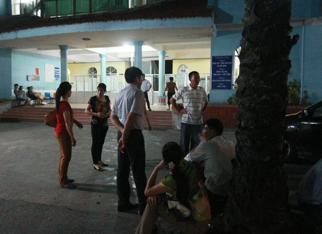 Thai nhi chet ngat, nguoi nha vay benh vien hinh anh