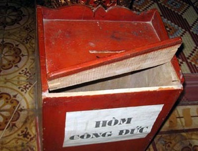 Vieng chua ngay Phat Dan, trom luon thung cong duc hinh anh