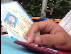 Tam dinh chi to CSGT nem giay to cua nguoi dan hinh anh