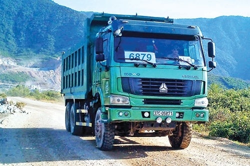 Xe hổ vồ gắn ký hiệu là 6879.