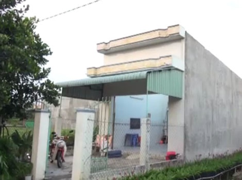 Loc xoay cuon mai nha dan bay hang chuc met hinh anh