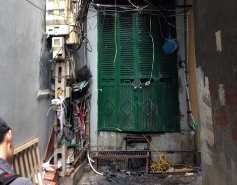 Chay lon o Ha Noi: Thoat chet nho cua thong gio hinh anh